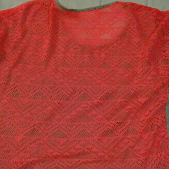 Top/Shirt - Picture 2 of 2